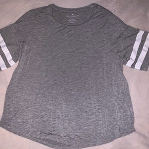 BARELY WORN American Eagle T-shirt